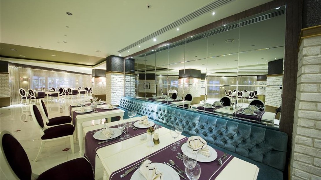 Limak Lara Deluxe Hotel & Resort