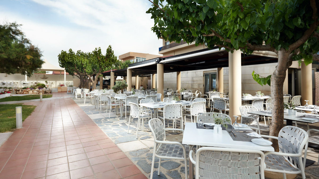 Santa Marina Beach Hotel