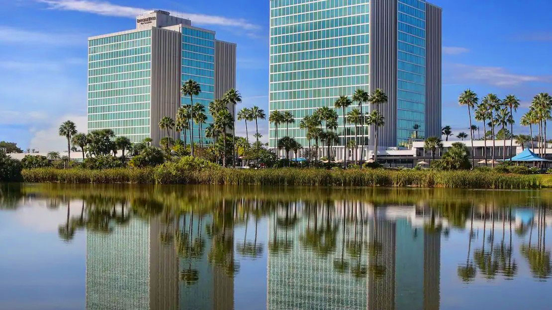 DoubleTree by Hilton Hotel at the Entrance to Universal Orlando