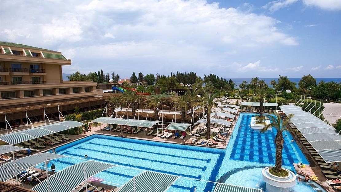 Crystal De Luxe Resort & Spa