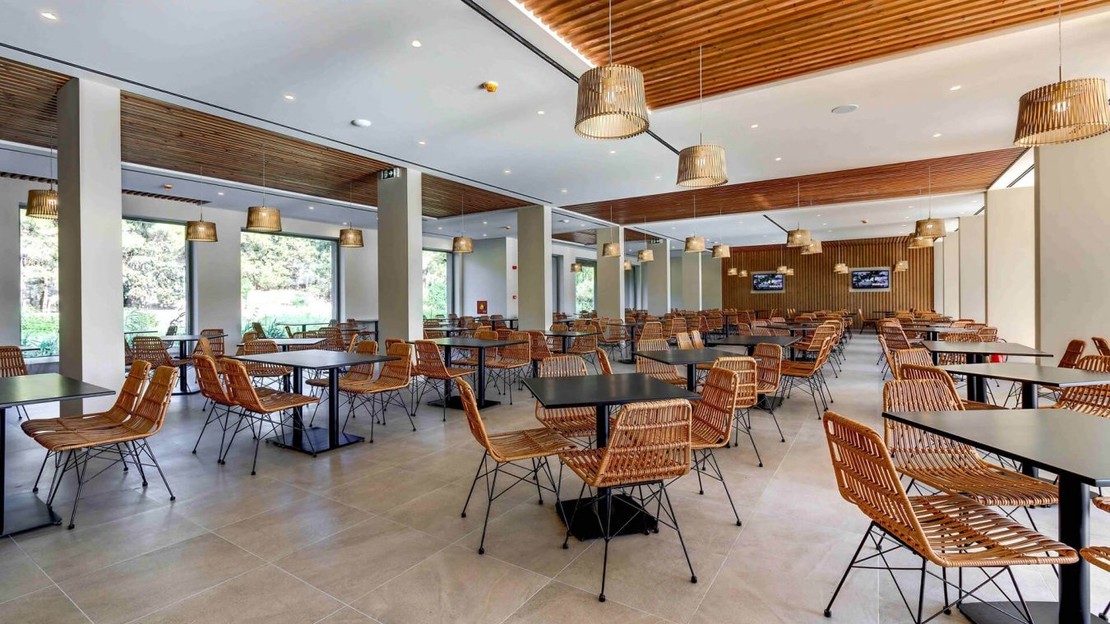 White Olive Elite Laganas