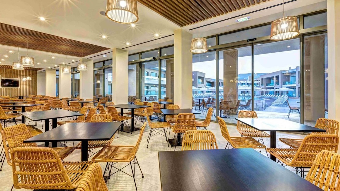 White Olive Elite Laganas