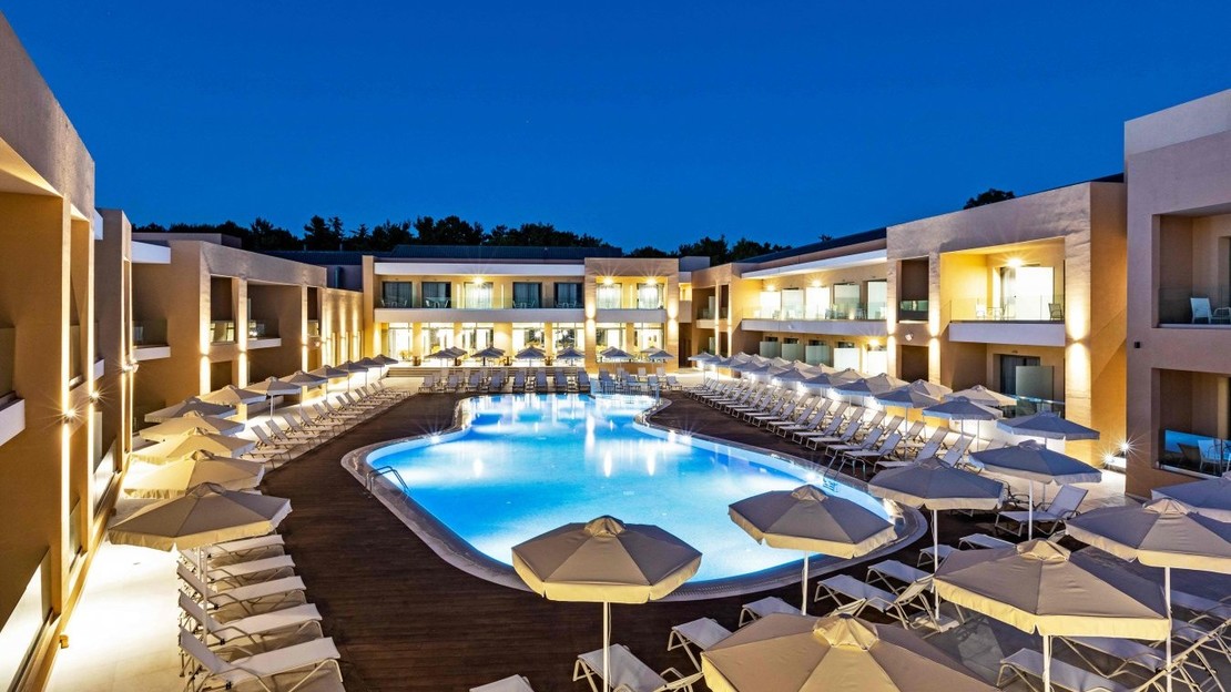 White Olive Elite Laganas