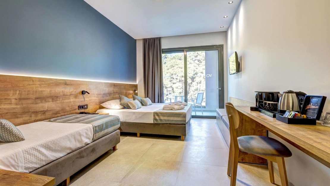 White Olive Elite Laganas