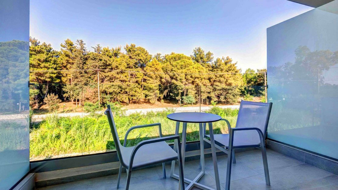 White Olive Elite Laganas