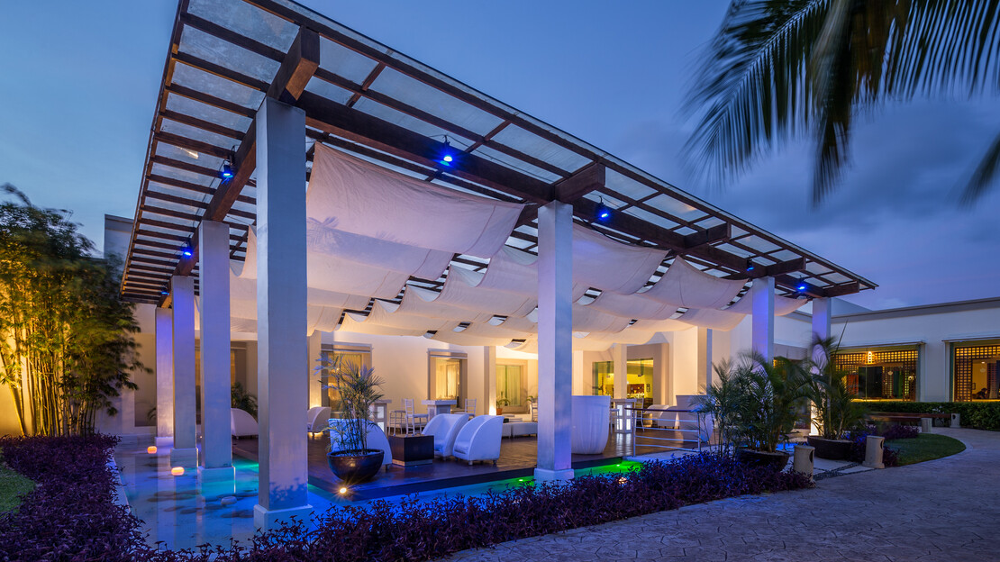 BlueBay Grand Esmeralda