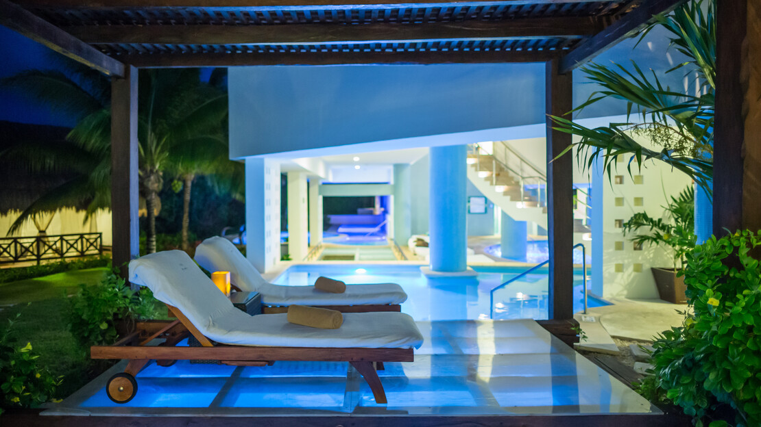 BlueBay Grand Esmeralda