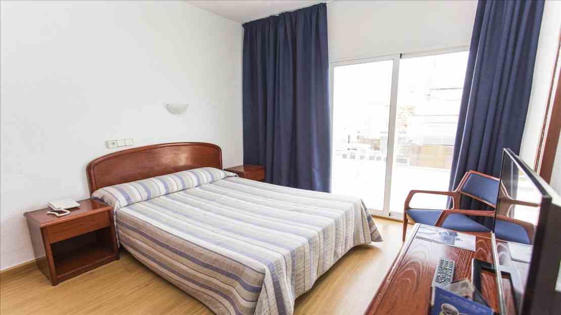 Standard single room