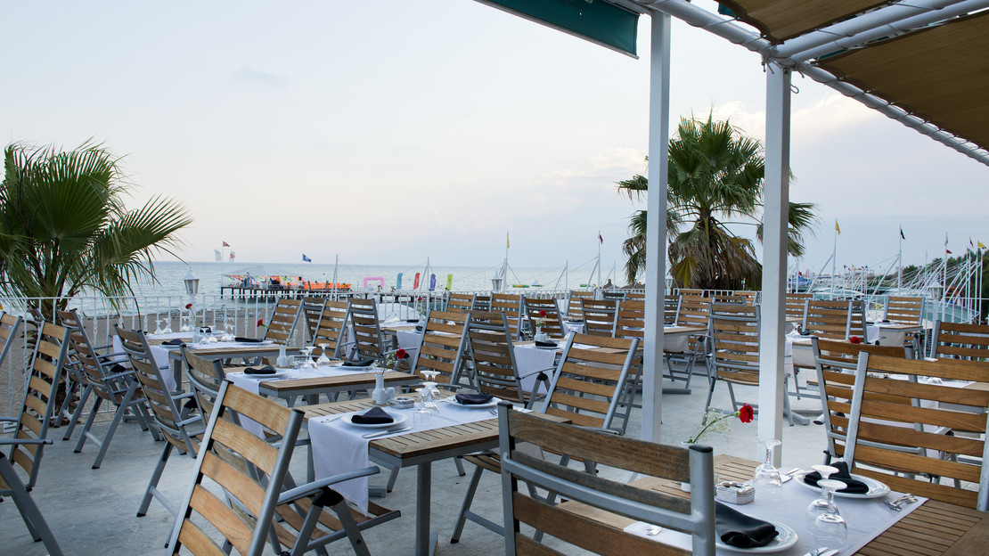 Concorde De Luxe Resort Hotel