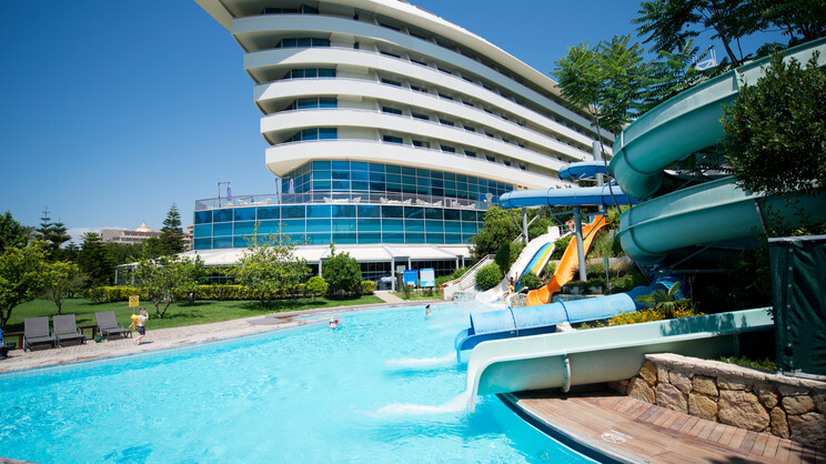 Concorde De Luxe Resort Hotel