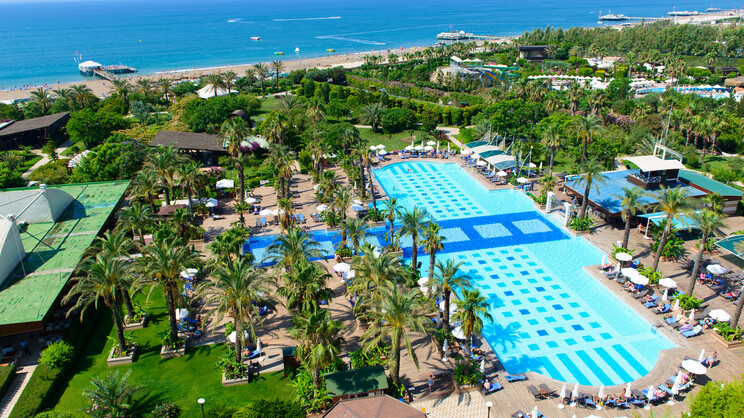 Concorde De Luxe Resort Hotel