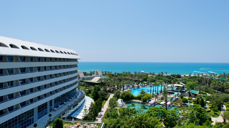 Concorde De Luxe Resort Hotel