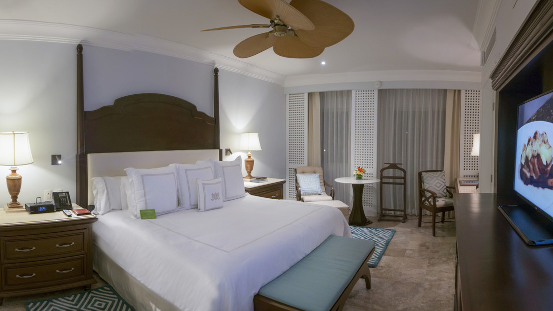 Royal Hideaway Playacar