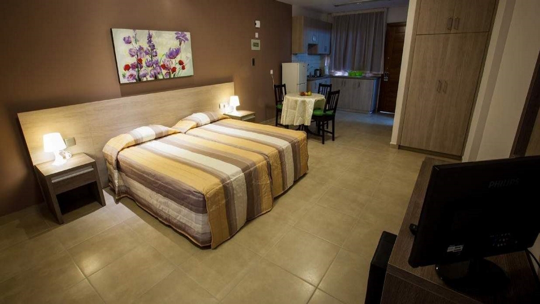 Superior 1 Bedroom Apartment