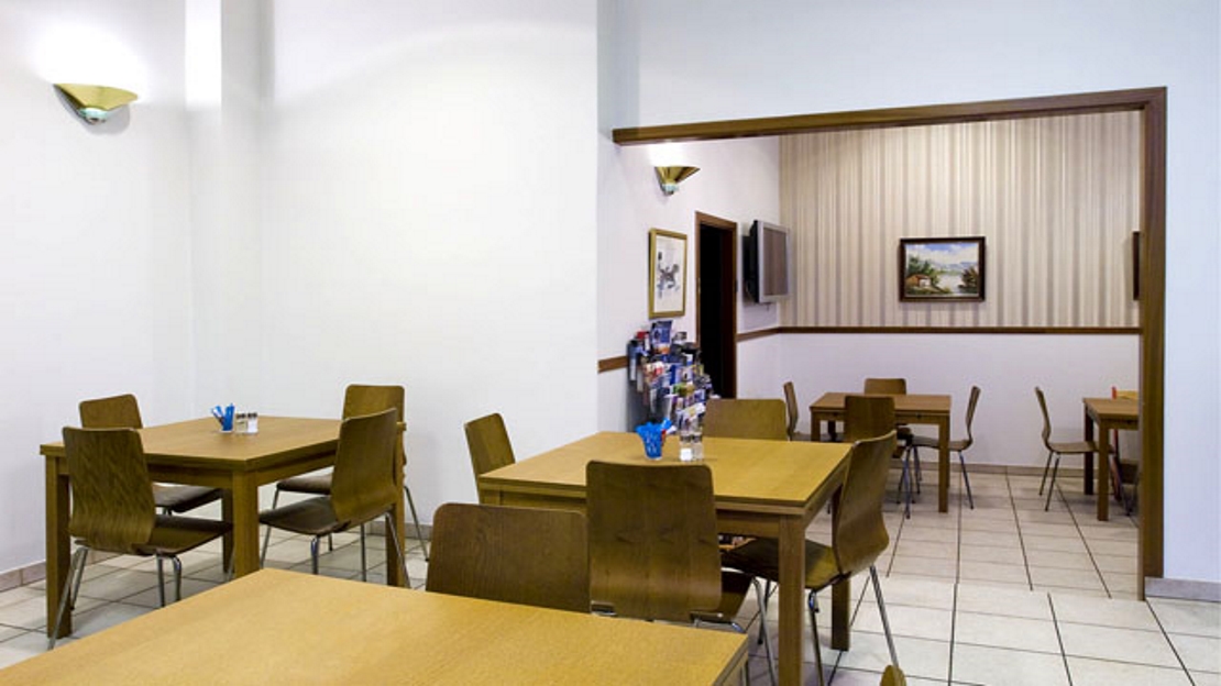 Arctic Comfort Hotel 