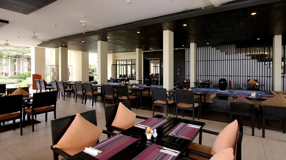 Apsara Beachfront Resort and Villa