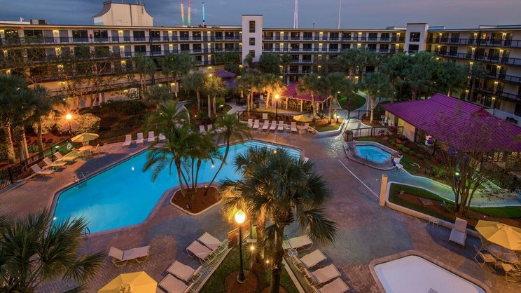 Quality Suites The Royale Parc Suites