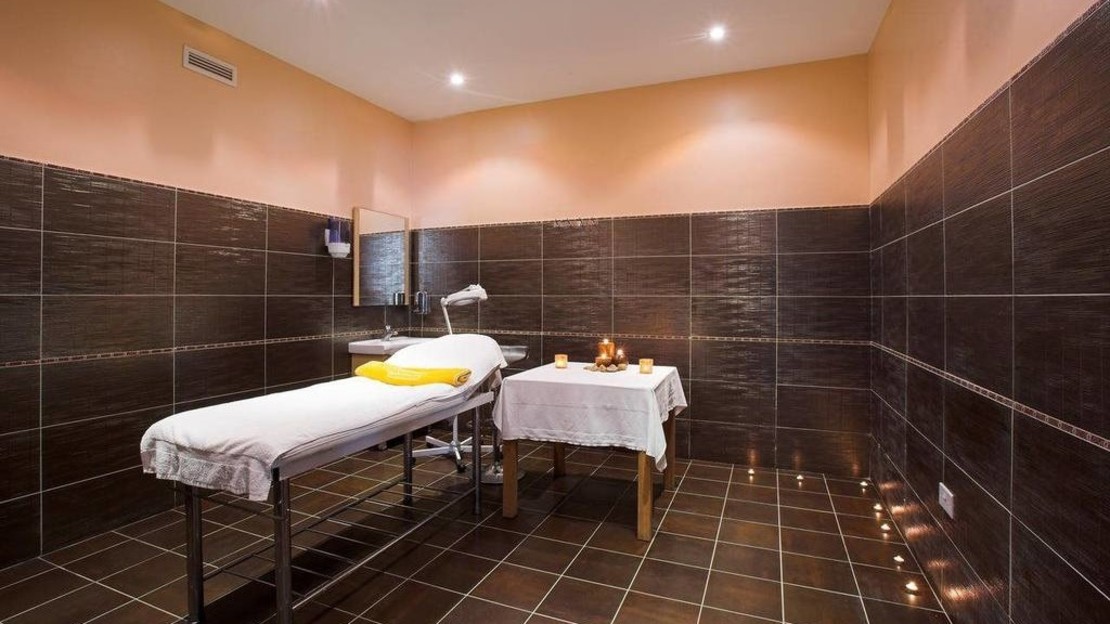 St. Nicholas Elegant Residence